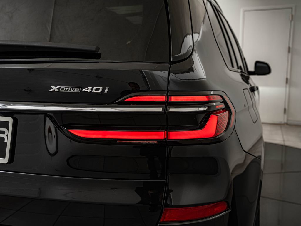 Used 2025 BMW X7 xDrive40i w/ M Sport Package AWD/4WD image 14