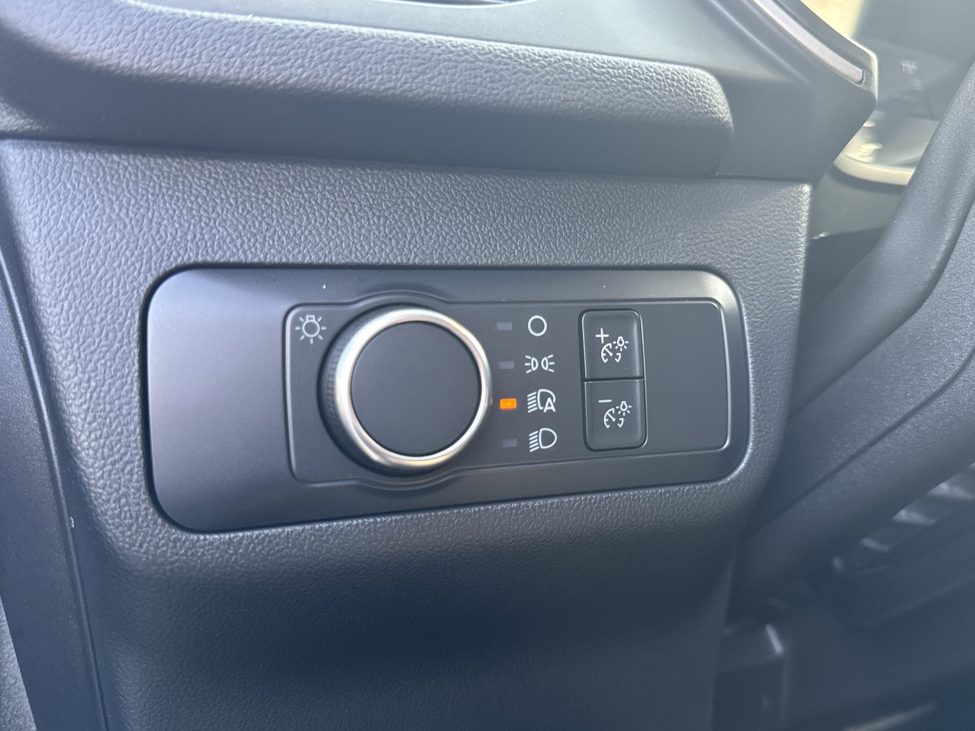 Used 2022 Ford Escape SE image 46