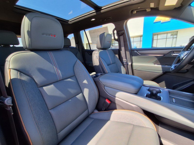 New 2026 GMC Acadia AT4 w/ Luxury Package AWD/4WD image 15