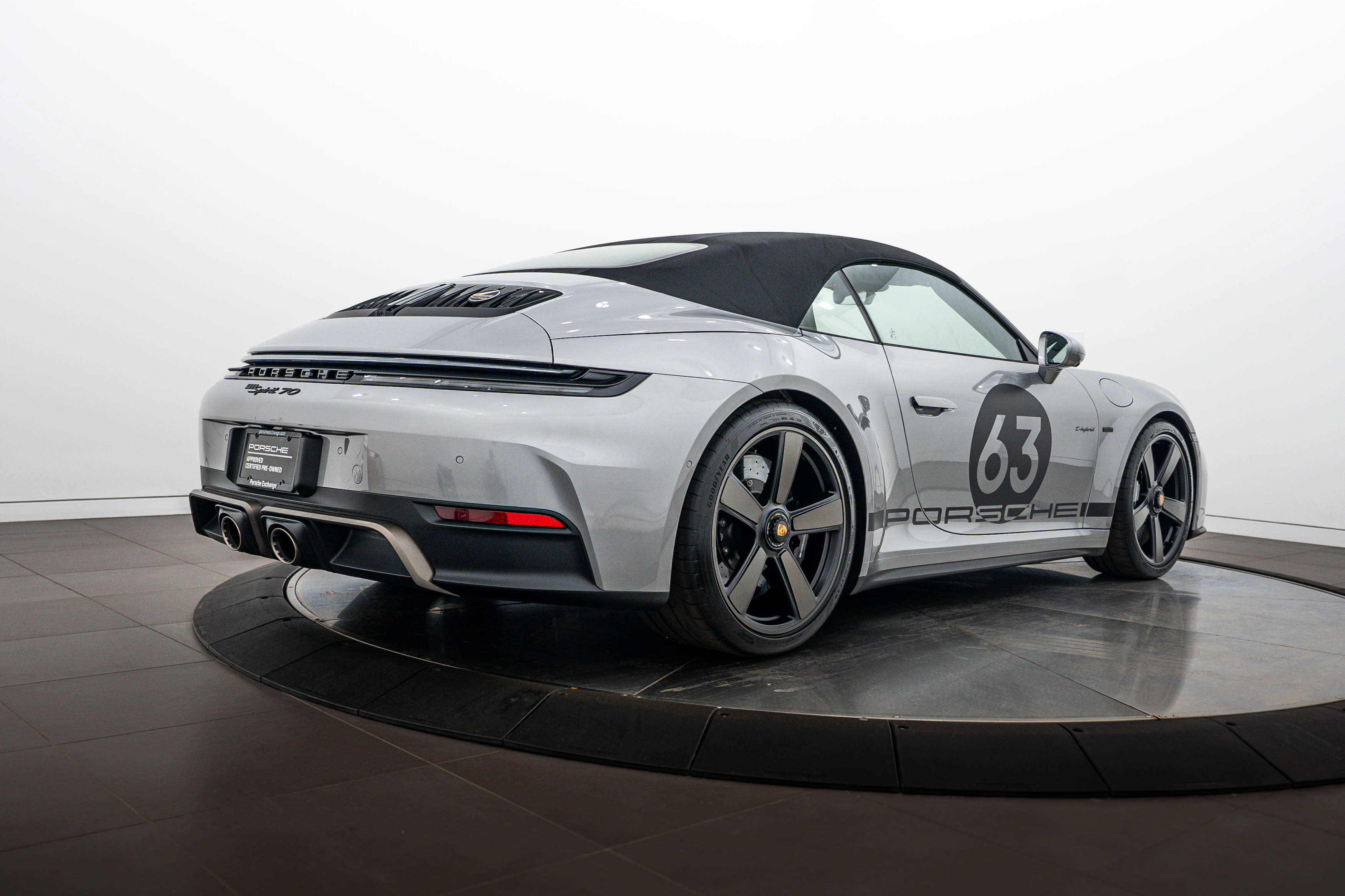 Certified 2026 Porsche 911 GTS RWD image 41