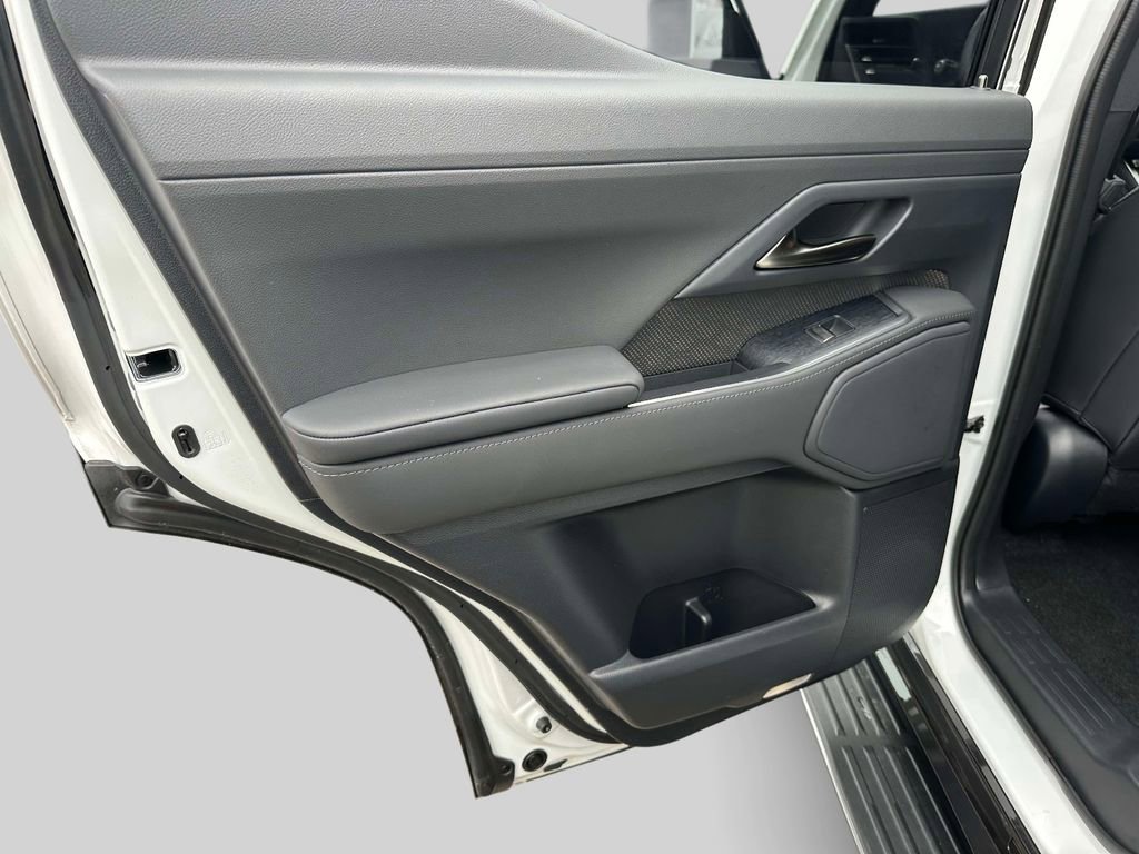 Certified 2025 Lexus GX 550 w/ Accessory Package (2T) image 17