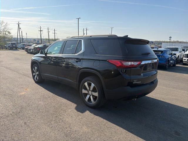 Used 2021 Chevrolet Traverse LT w/ LT Premium Package image 2