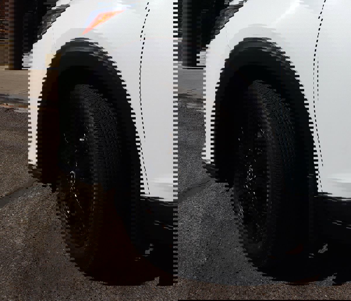 Used 2023 Nissan Kicks SR image 6