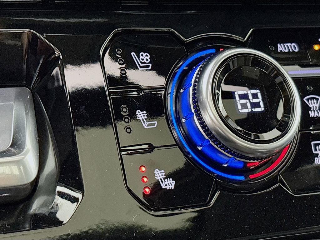 New 2025 GMC Sierra 3500 Denali w/ Denali Reserve Package image 20