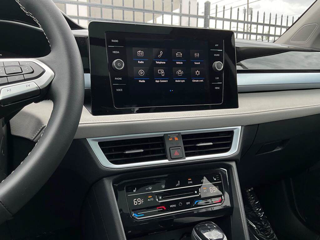 New 2026 Volkswagen Taos SE AWD/4WD image 18