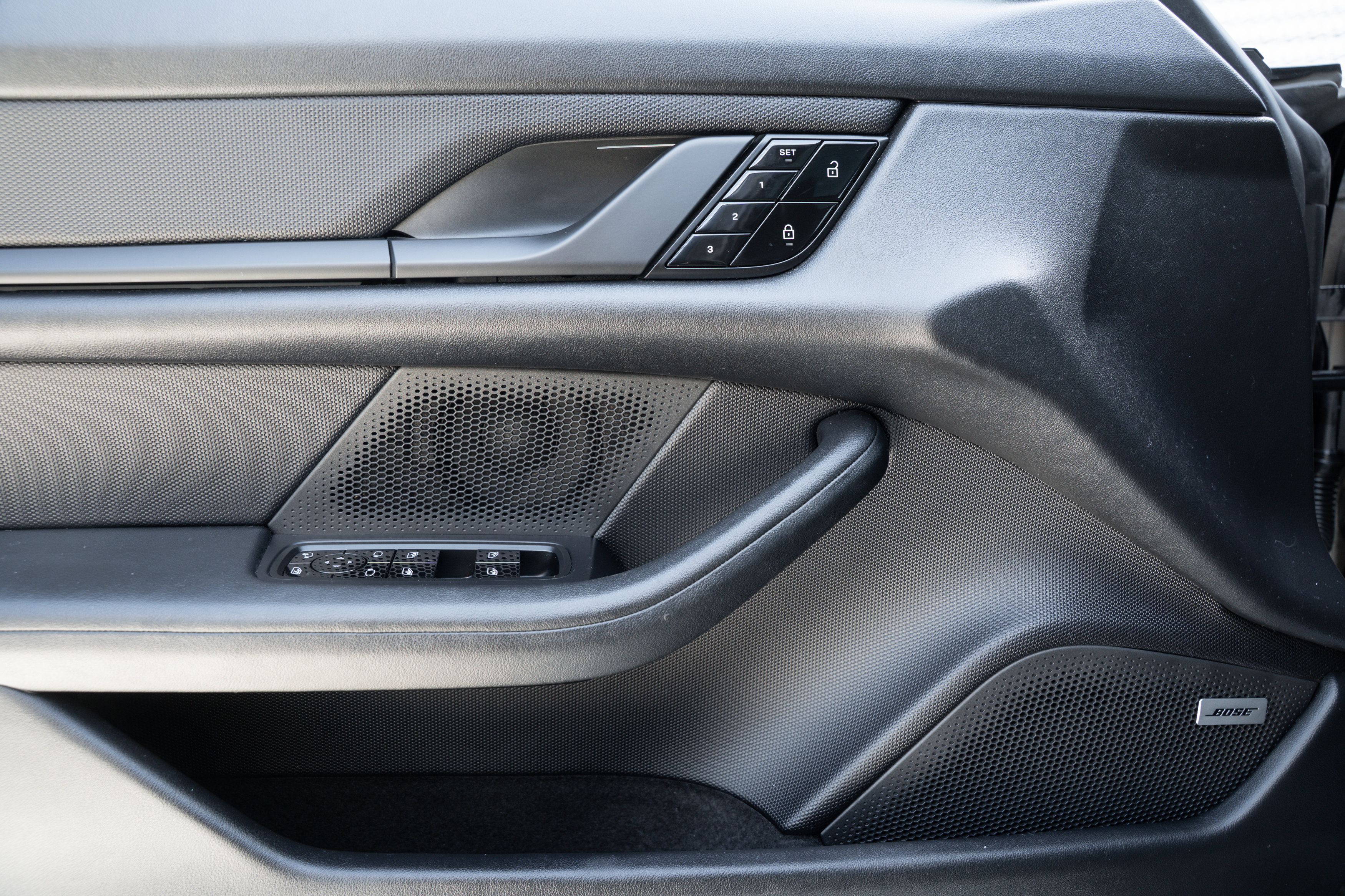 Used 2021 Porsche Taycan 4S image 20