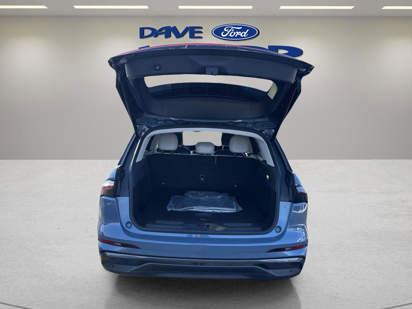 New 2026 Lincoln Nautilus Premier w/ Equipment Group 102A image 19