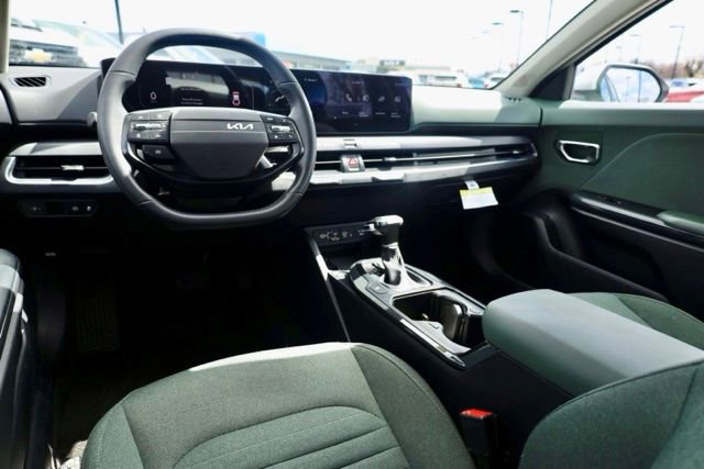 Used 2025 Kia K4 EX image 29