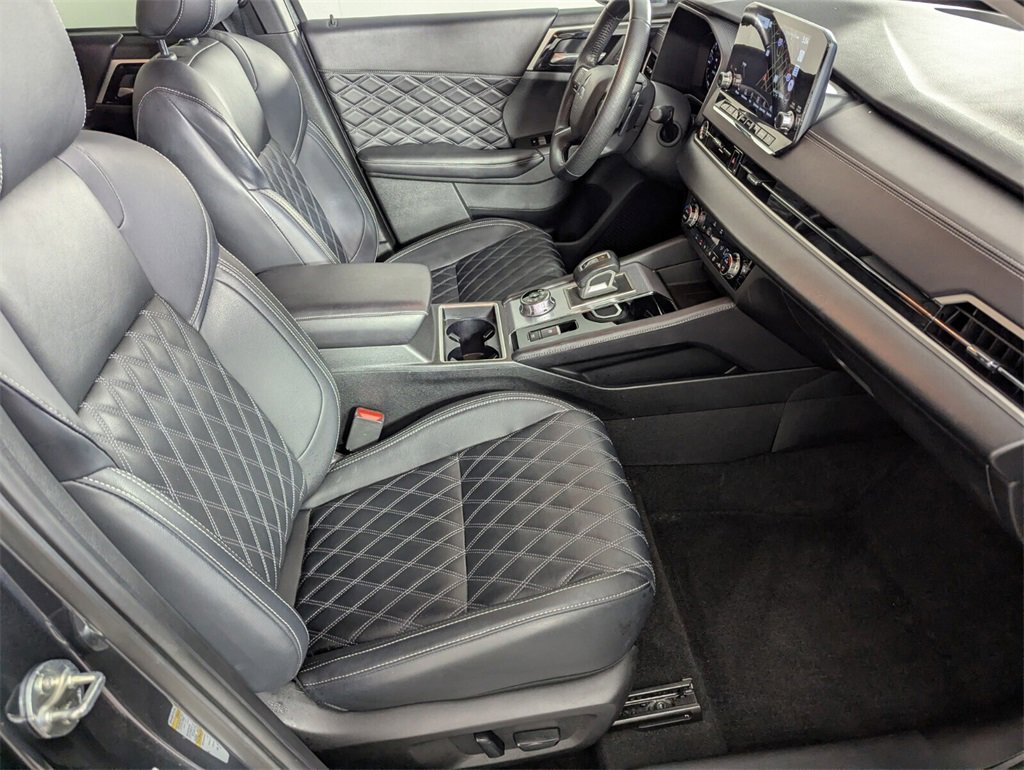 Used 2024 Mitsubishi Outlander SEL image 33