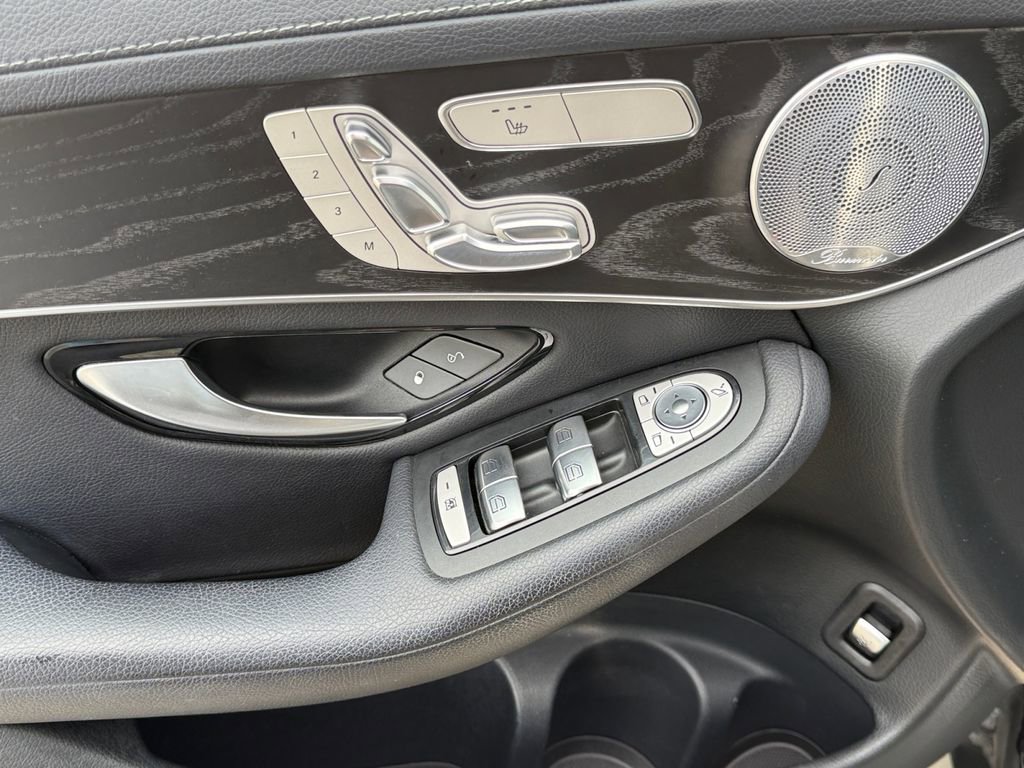 Used 2017 Mercedes-Benz GLC 300 4MATIC image 11