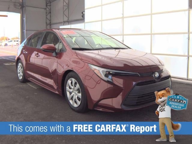 Used 2025 Toyota Corolla LE image 2