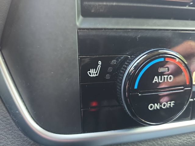 Used 2023 Nissan Rogue SV w/ SV Premium B Package FWD image 32