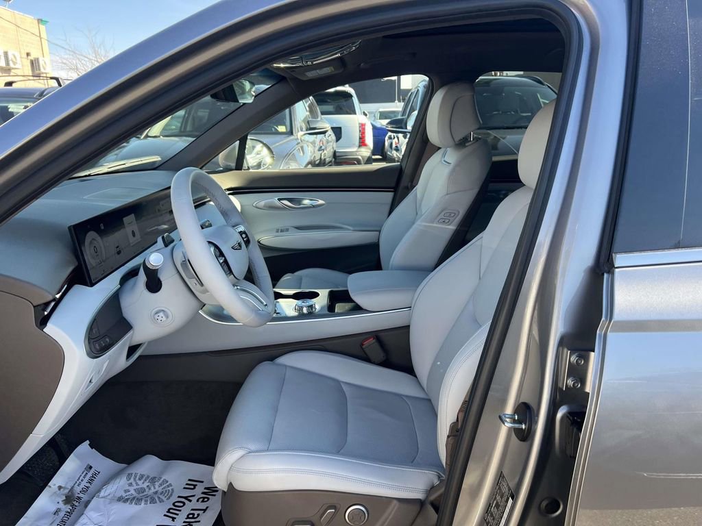 Certified 2026 Genesis GV70 2.5T Advanced image 11