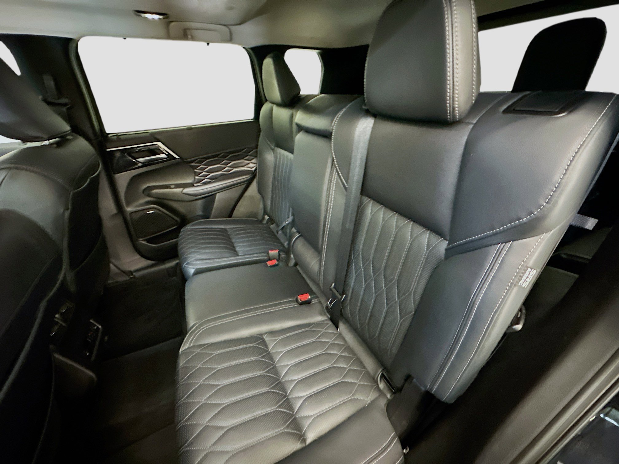Used 2025 Mitsubishi Outlander SEL AWD/4WD image 30
