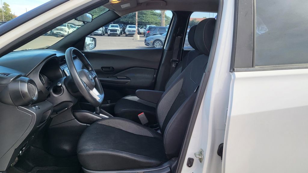 Used 2019 Nissan Kicks S image 23