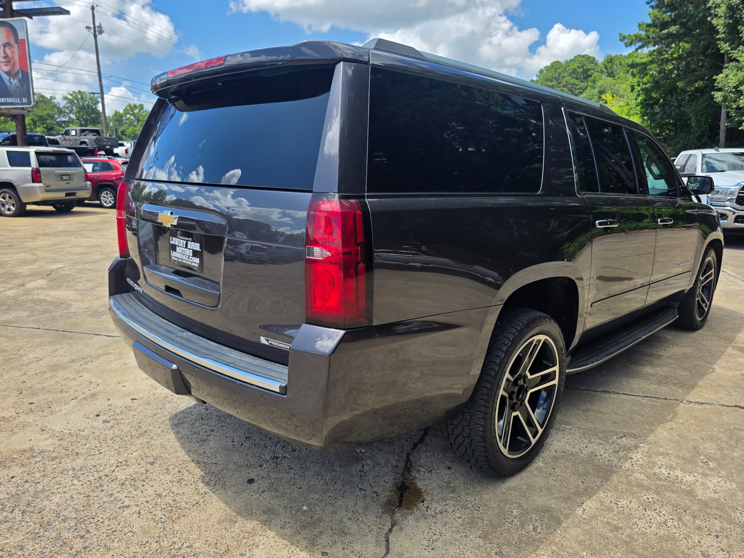 Used 2018 Chevrolet Suburban Premier AWD/4WD image 5