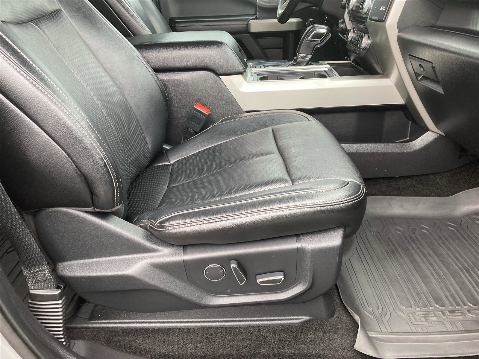 Used 2018 Ford F150 Lariat w/ Equipment Group 502A Luxury image 33