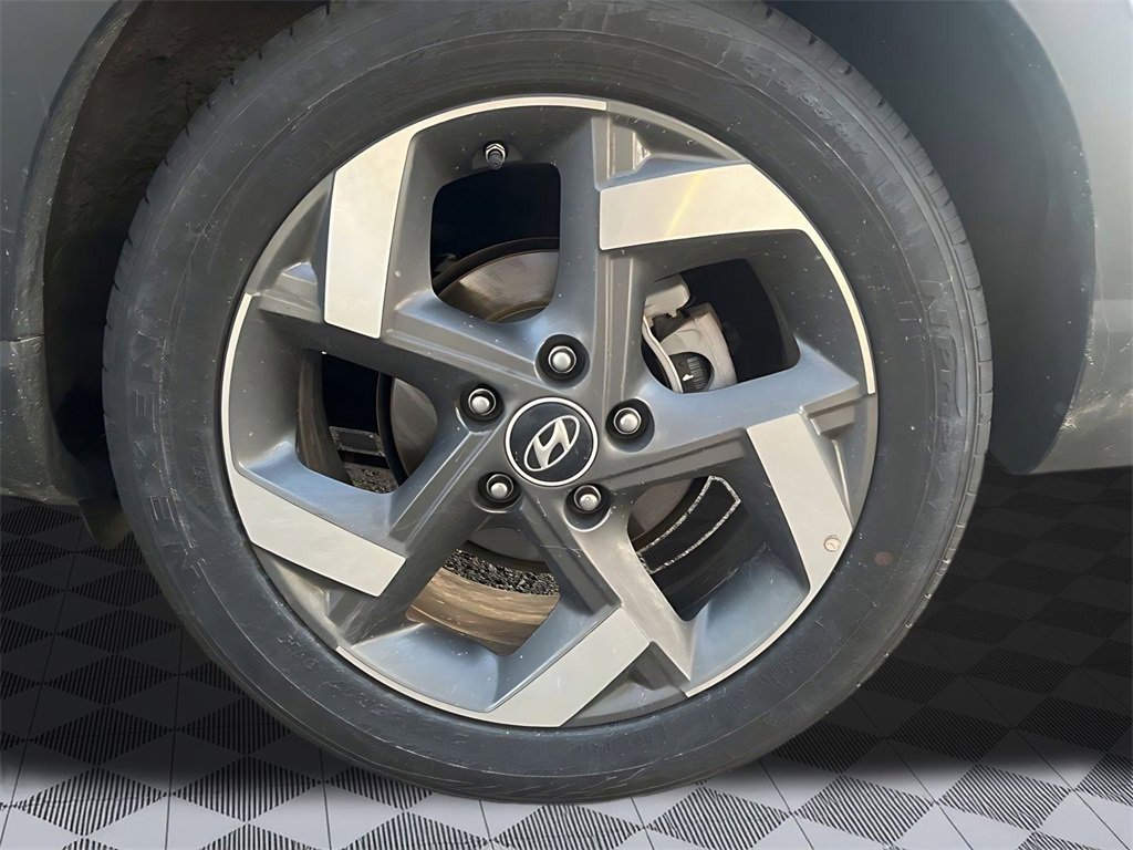 Used 2025 Hyundai Venue SEL image 20