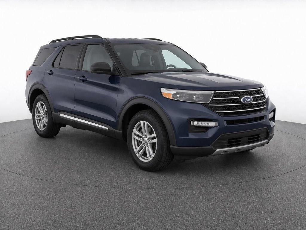Used 2023 Ford Explorer XLT w/ Equipment Group 202A AWD/4WD image 19