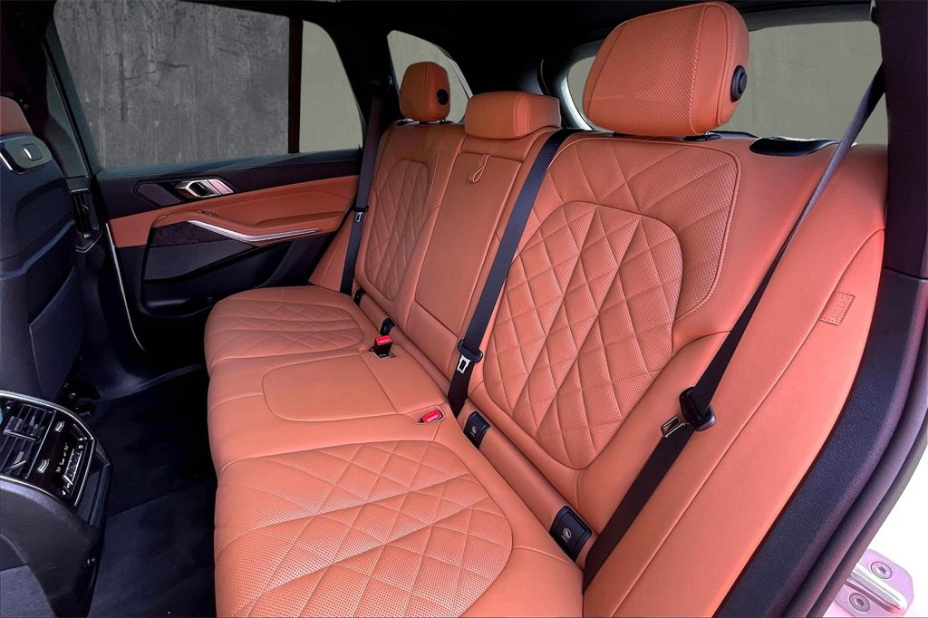 Used 2026 BMW X5 xDrive50e w/ Climate Comfort Package image 19