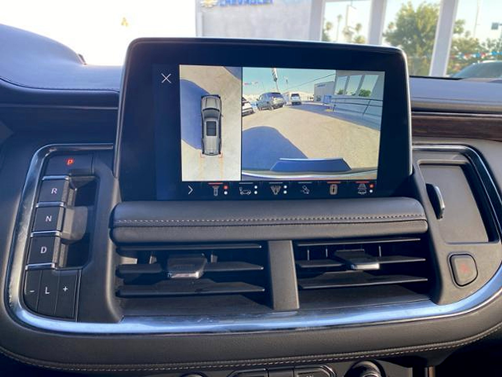 Used 2022 Chevrolet Tahoe High Country AWD/4WD image 32