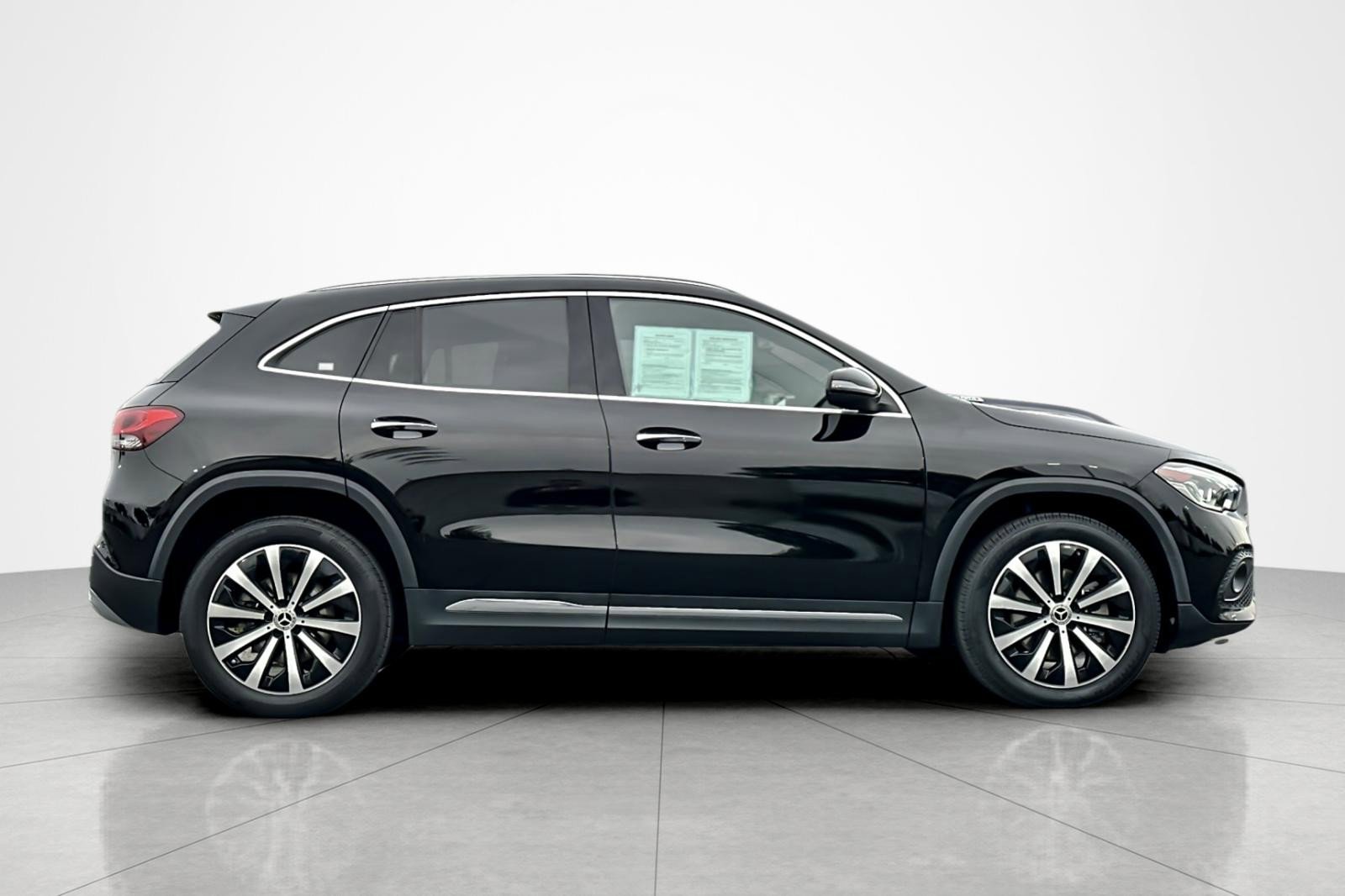 Used 2023 Mercedes-Benz GLA 250 4MATIC w/ Premium Package image 6