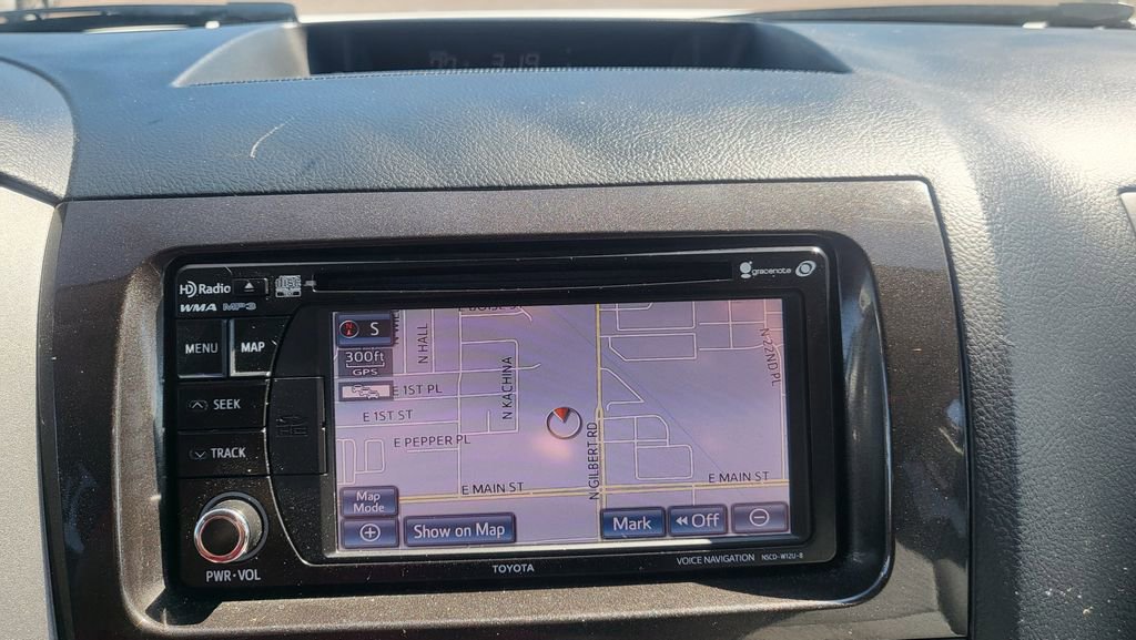 Used 2013 Toyota Tundra 4x4 Double Cab w/ SR5 Pkg image 32