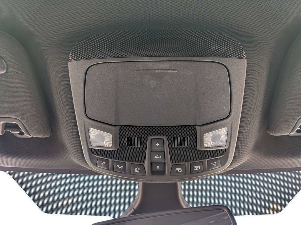 Used 2022 Ford Edge ST-Line image 25