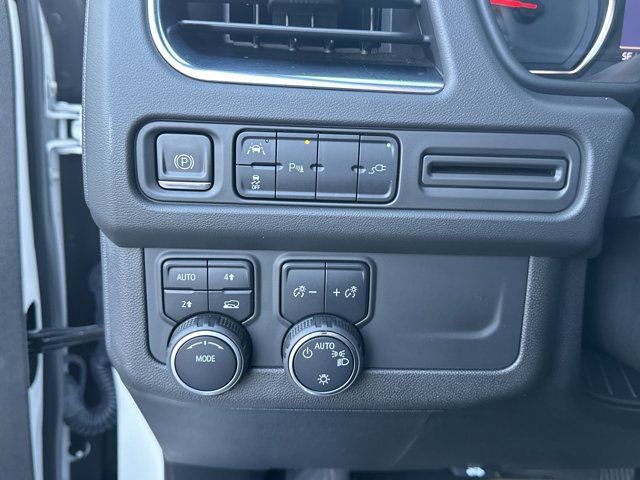 Used 2021 Chevrolet Tahoe RST w/ Luxury Package image 33