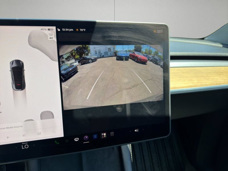 Used 2023 Tesla Model Y Long Range AWD/4WD image 18