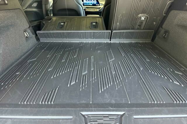 Used 2024 Cadillac Lyriq Sport w/ LPO, Floor Liner Package AWD/4WD image 15