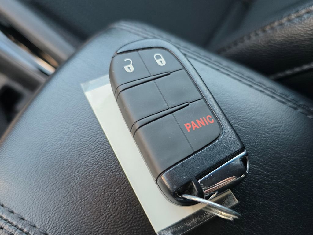 Used 2025 Jeep Compass Trailhawk image 28