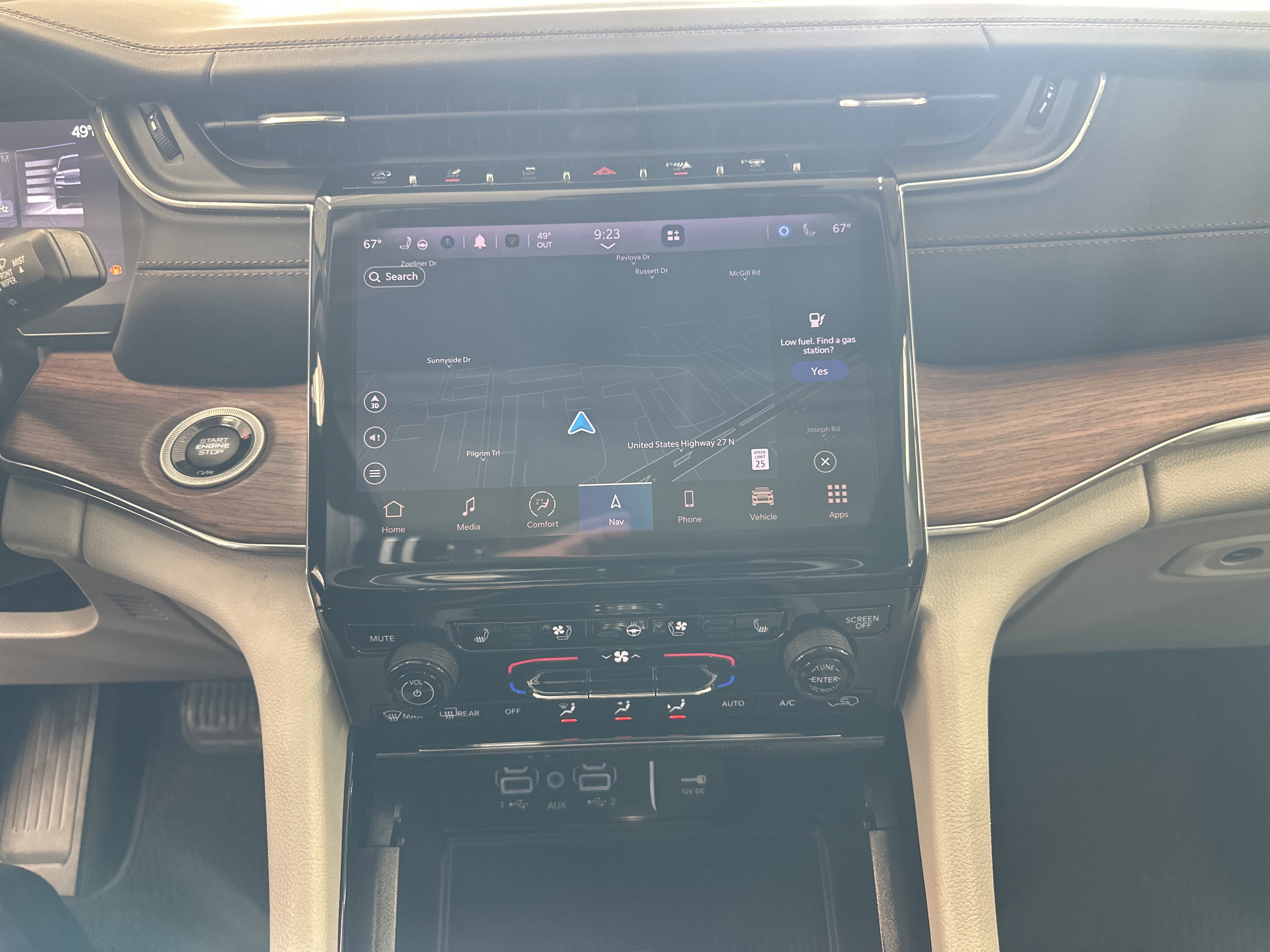 Used 2023 Jeep Grand Cherokee L Summit w/ Advanced Protech Group IV image 3