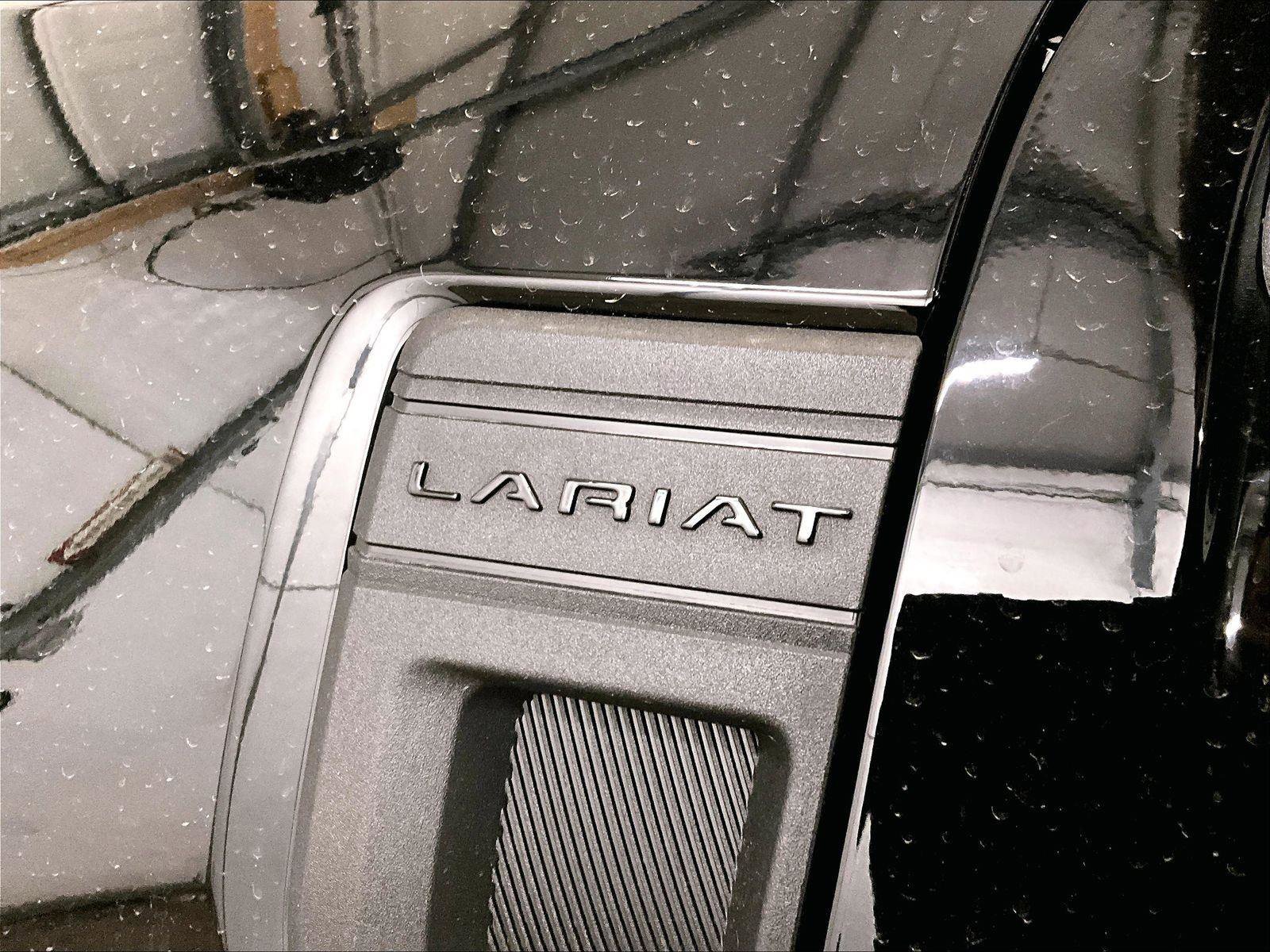 Used 2025 Ford Maverick Lariat w/ Black Appearance Package image 13