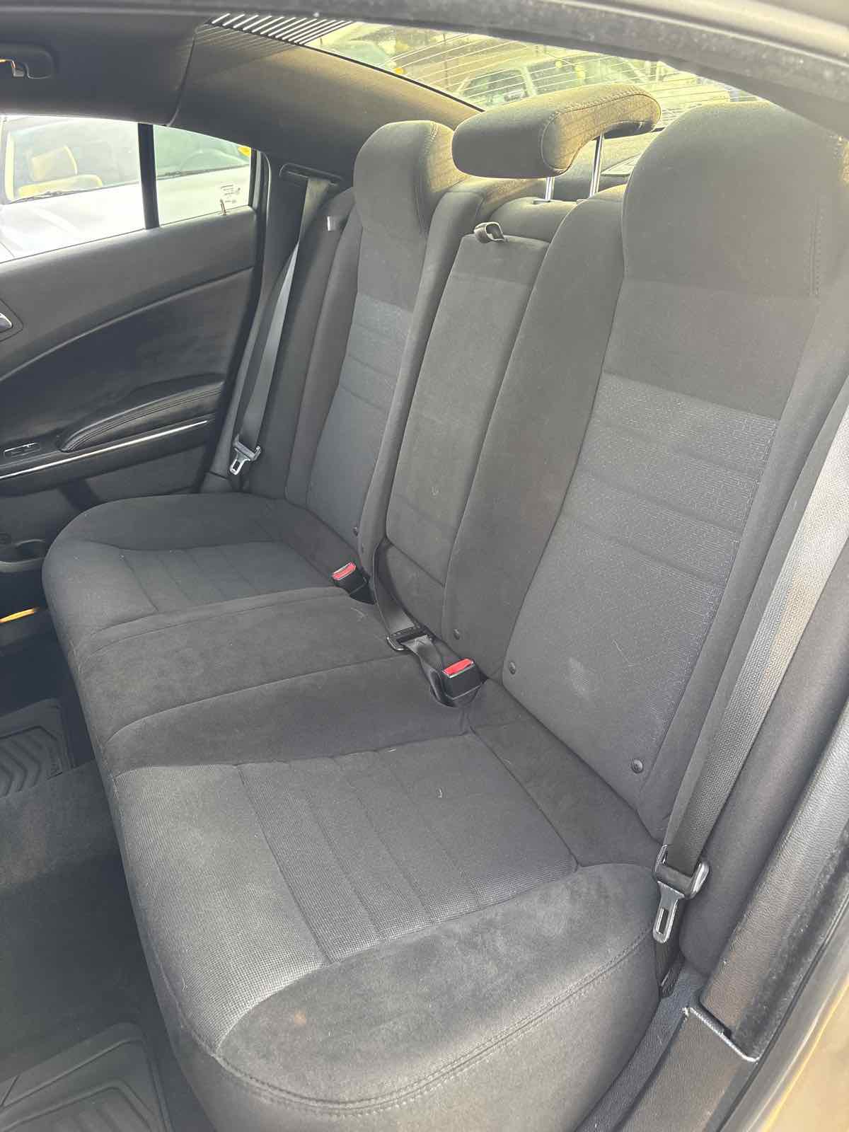 Used 2012 Dodge Charger SE RWD image 9