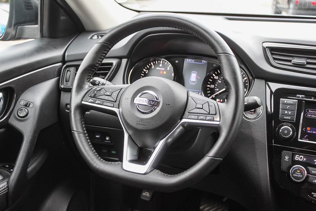 Used 2018 Nissan Rogue SV image 19