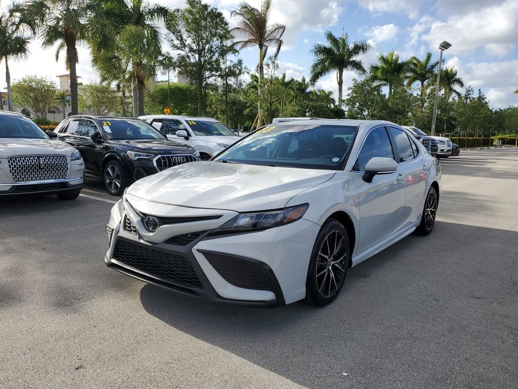 Used 2023 Toyota Camry SE w/ Convenience Package image 2