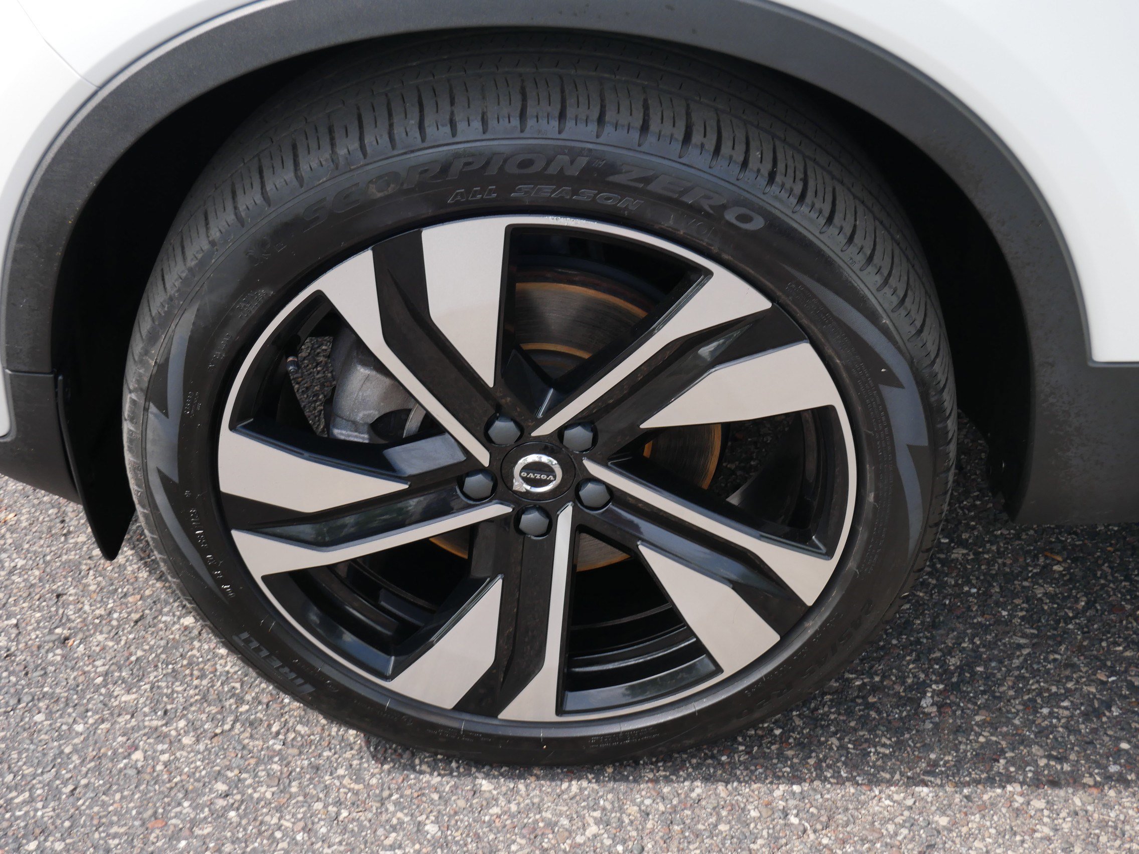 Used 2023 Volvo XC40 B5 Ultimate w/ Protection Package Premier AWD/4WD image 15