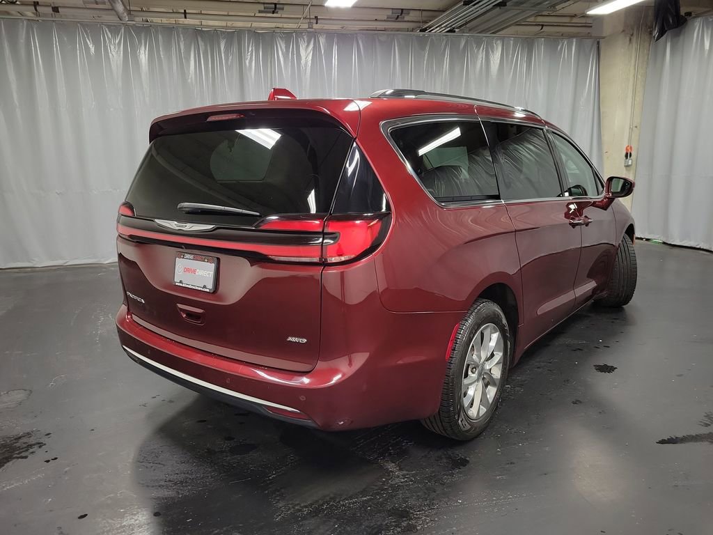 Used 2021 Chrysler Pacifica Touring-L AWD/4WD image 8