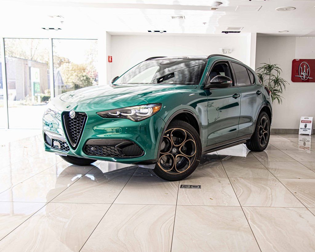 New 2025 Alfa Romeo Stelvio Sprint image 1