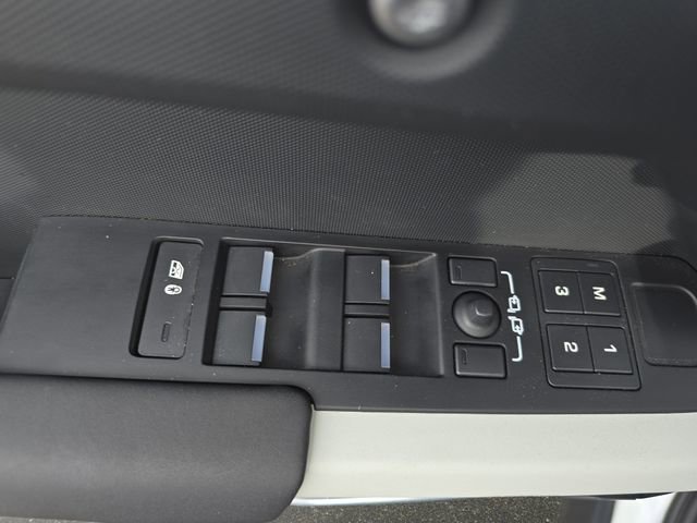 Certified 2024 Land Rover Defender 130 X-Dynamic SE image 32