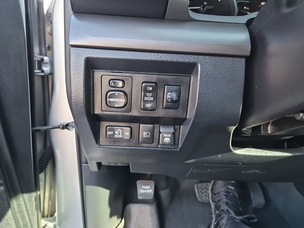 Used 2020 Toyota Tundra SR5 w/ SR5 Leather Package image 14