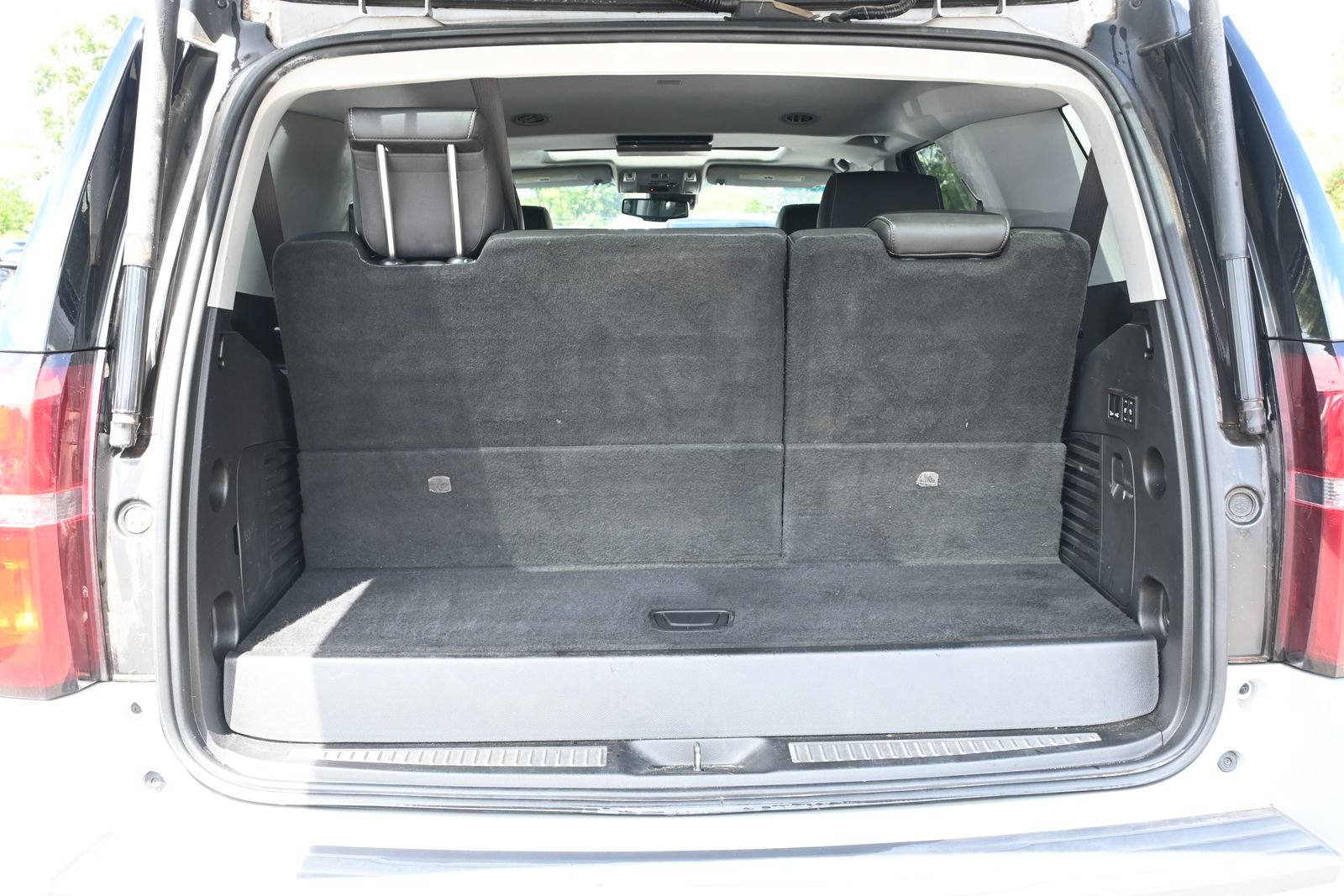 Used 2018 Chevrolet Tahoe Premier AWD/4WD image 29