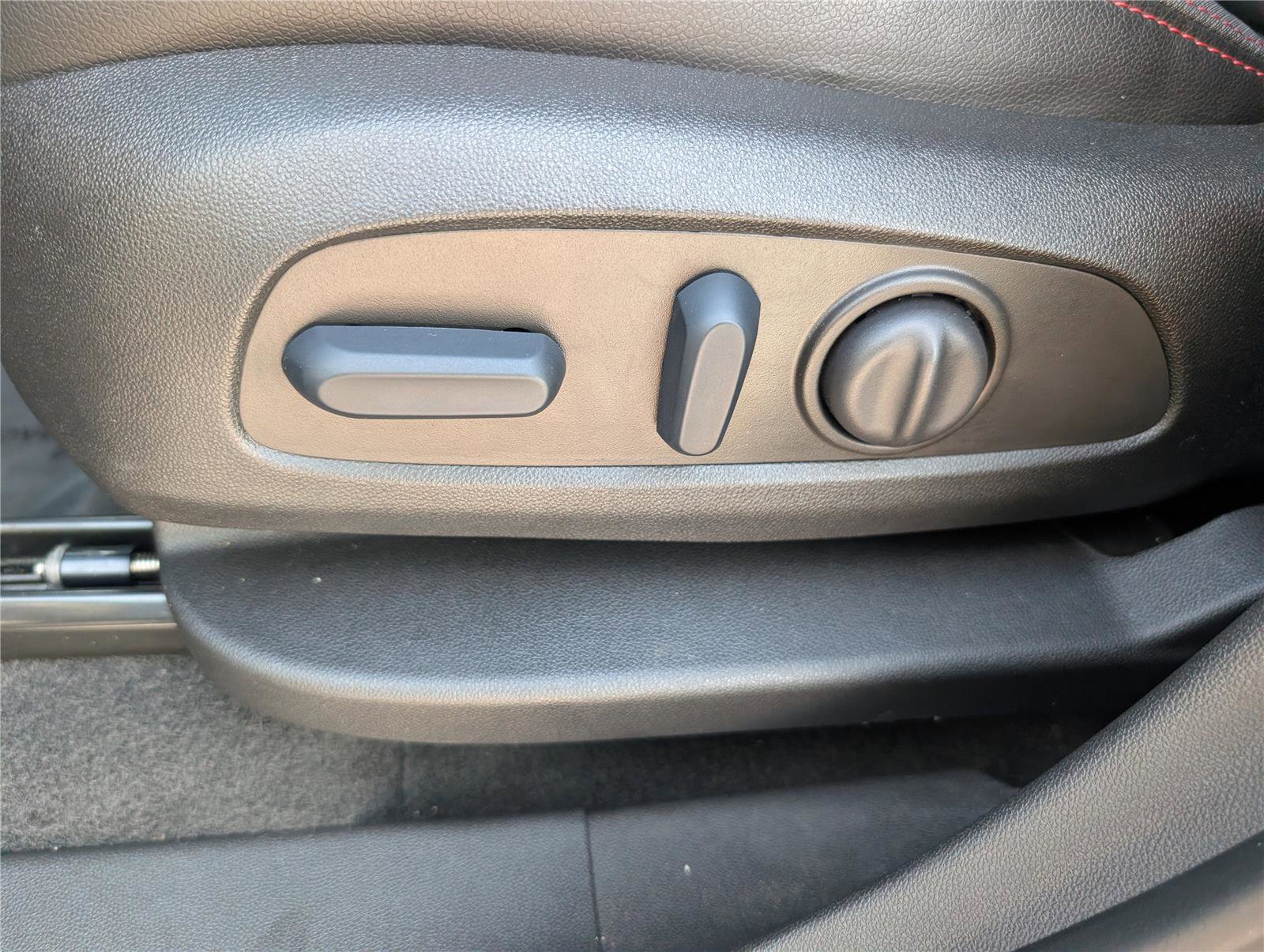 Used 2023 Chevrolet Equinox RS AWD/4WD image 22