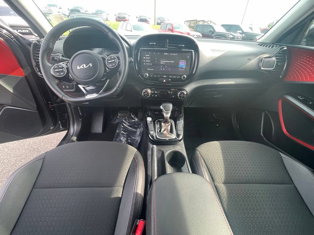 Used 2024 Kia Soul GT-Line FWD image 3