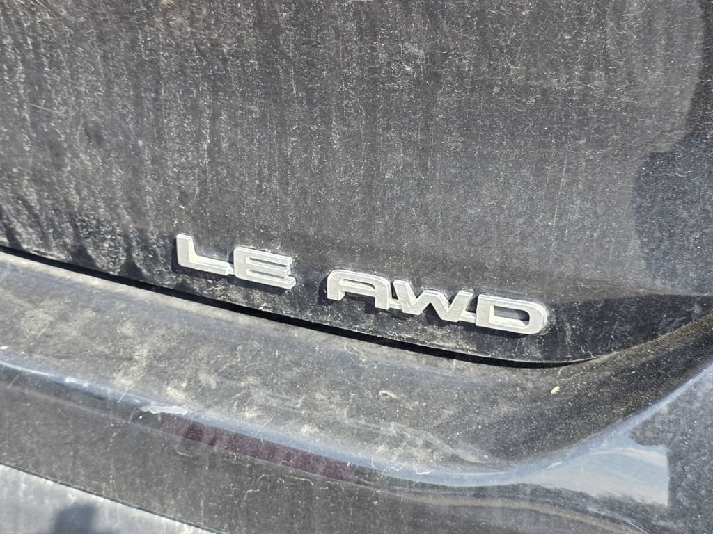 Used 2023 Toyota Highlander LE AWD/4WD image 17