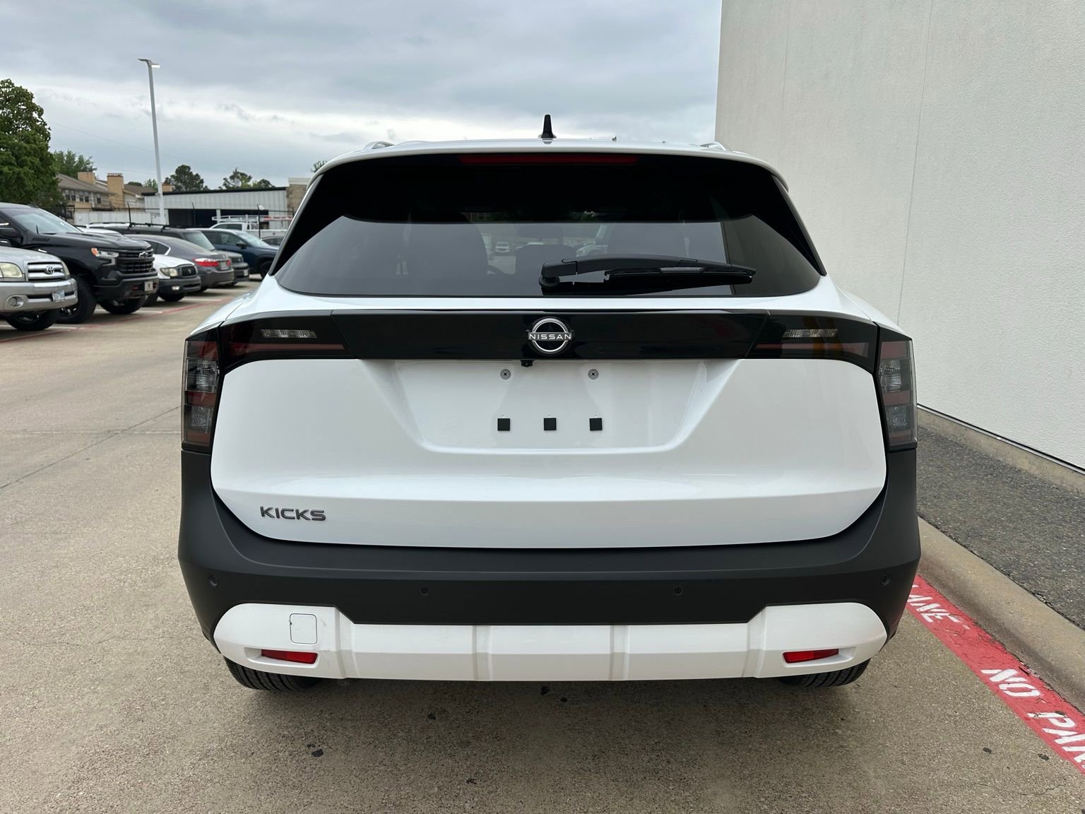 Used 2026 Nissan Kicks SV image 6