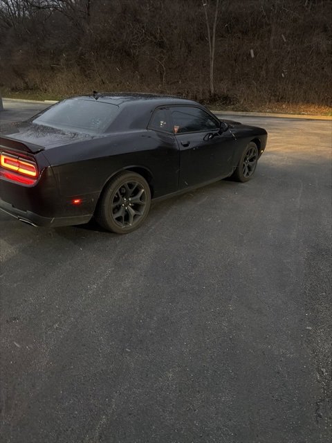 Used 2015 Dodge Challenger SXT Plus image 3