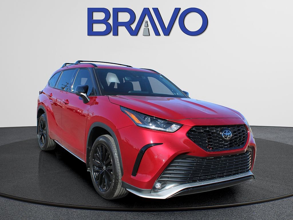 Used 2025 Toyota Highlander XSE image 3