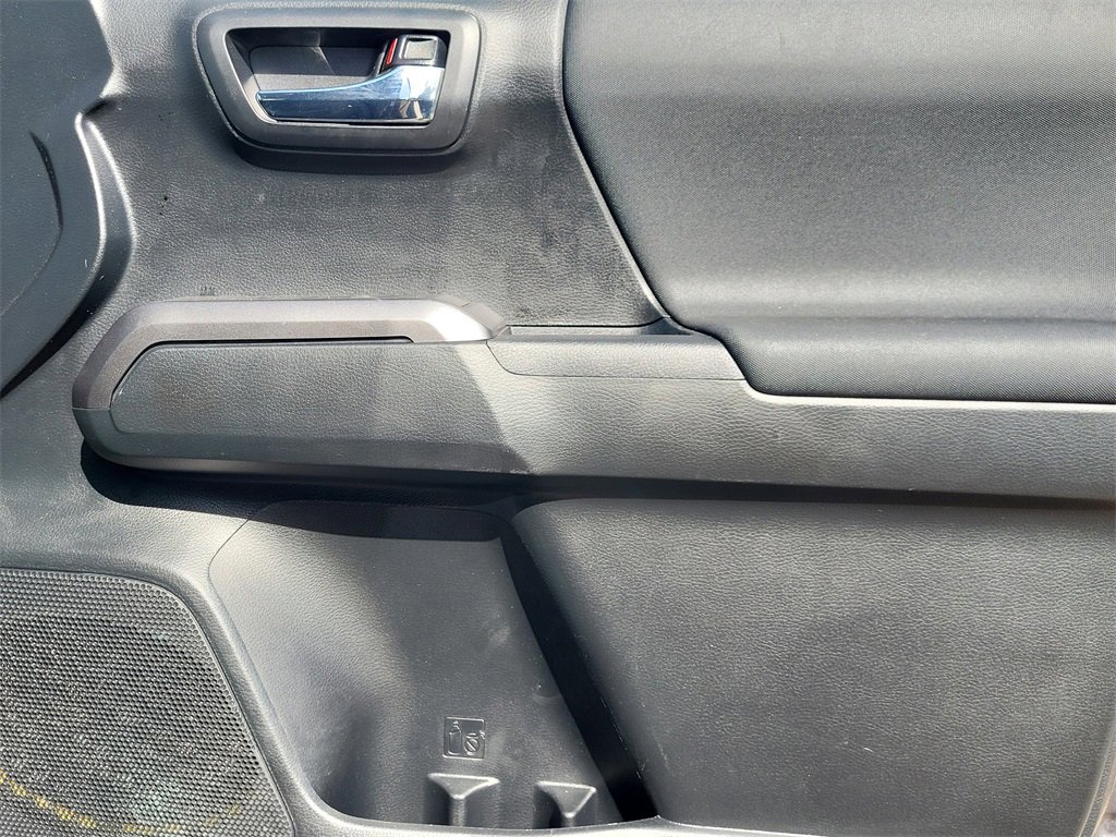 Used 2019 Toyota Tacoma TRD Off-Road w/ Technology Package image 17